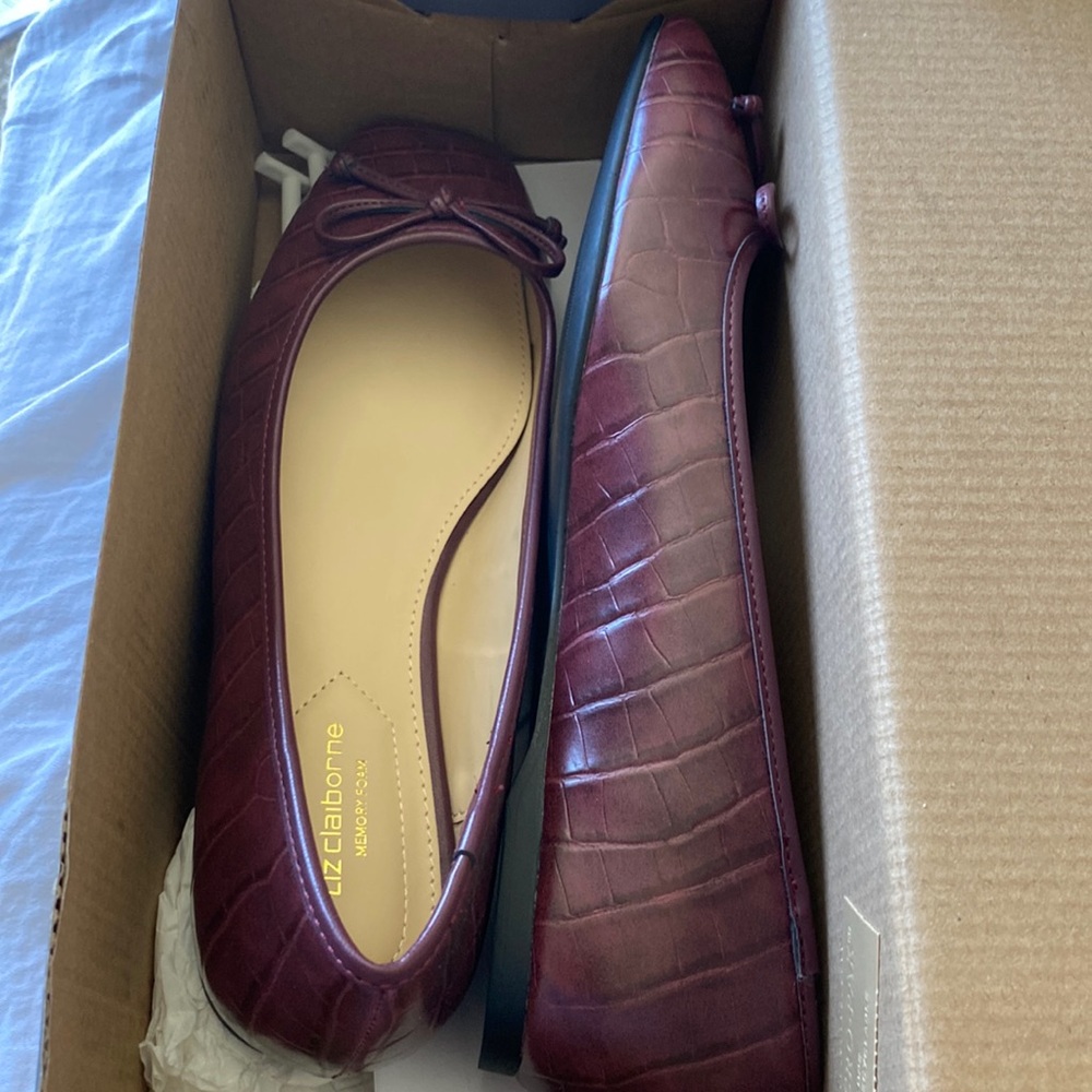 Wine color croc print Liz Claiborne shoes